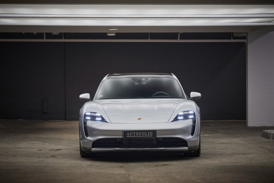 Porsche Taycan 4 Performance+ Cross Turismo 5d