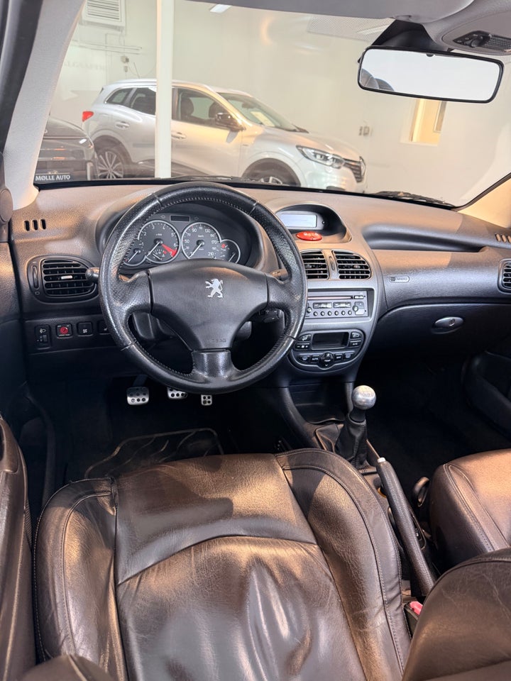 Peugeot 206 1,6 16V CC 2d