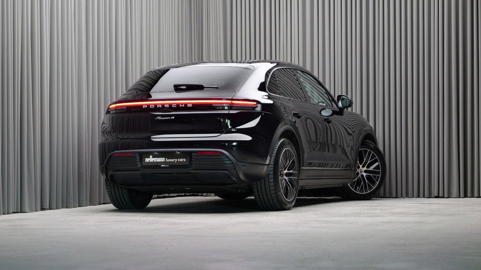 Porsche Macan 4 5d