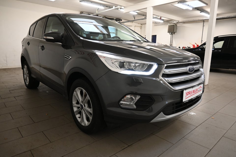 Ford Kuga 2,0 TDCi 120 Titanium aut. 5d