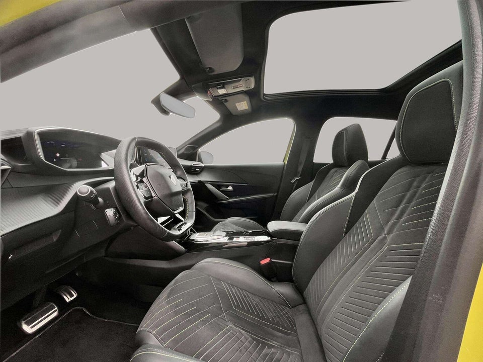 Peugeot e-208 54 GT Pack 5d