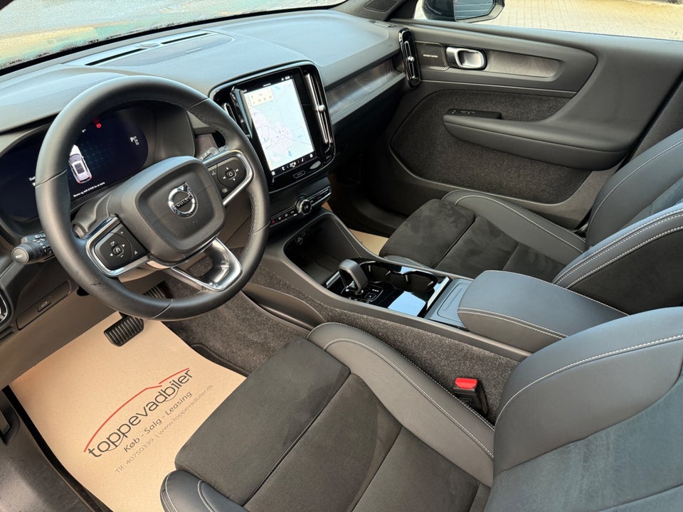 Volvo EX40 Extended Range Black Edition 5d