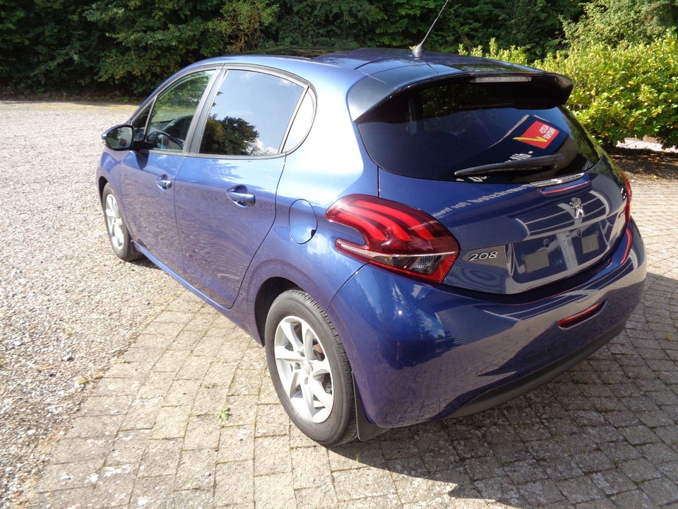 Peugeot 208 1,6 BlueHDi 100 More Sky 5d