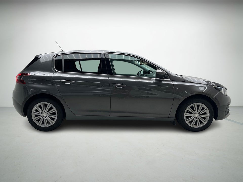 Peugeot 308 1,5 BlueHDi 130 Prestige Sky 5d
