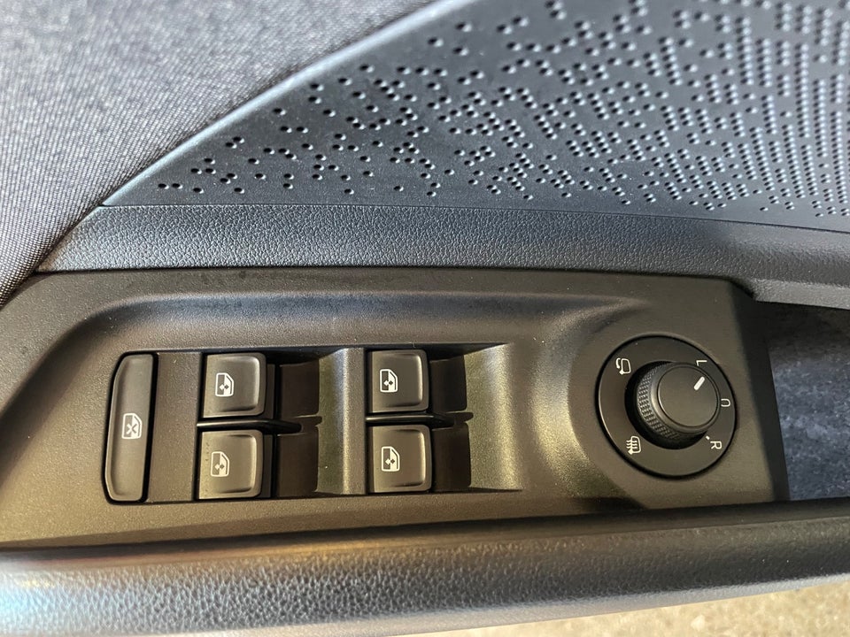 Skoda Enyaq 80 iV Plus Loft 5d