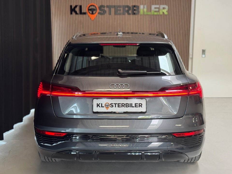 Audi Q8 e-tron 55 S-line quattro 5d