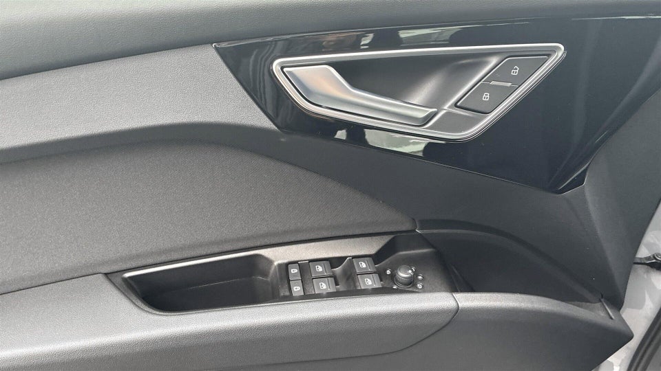 Audi Q4 e-tron 40  5d