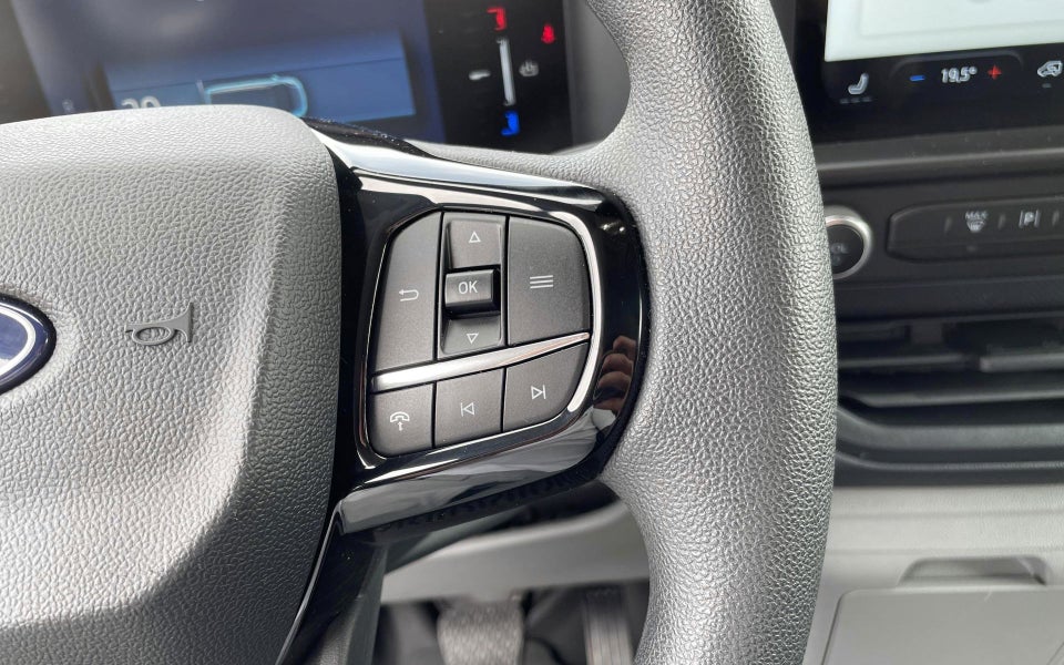 Ford E-Transit Custom 320L 64 Trend