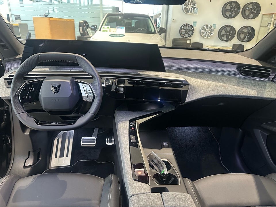 Peugeot e-3008 77 GT Pack 5d