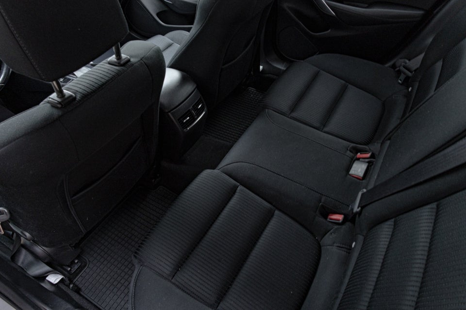 Mazda 6 2,2 SkyActiv-D 150 Core stc. aut. 5d