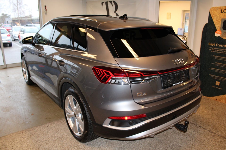 Audi Q4 e-tron 40 S-line 5d