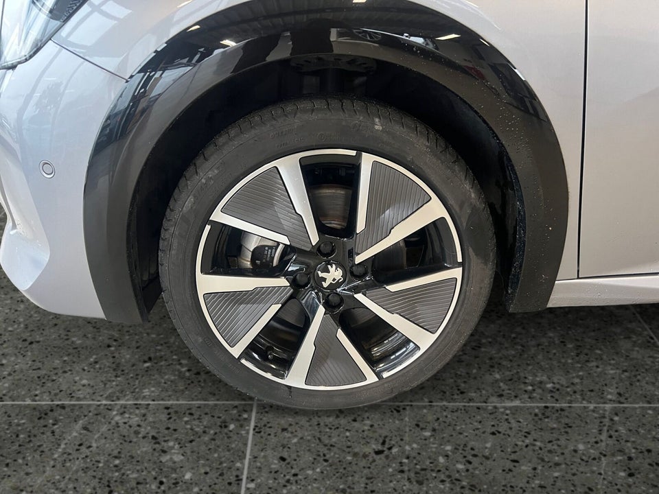 Peugeot e-208 50 GT 5d