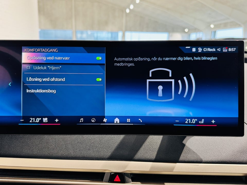 BMW iX xDrive40 Supercharged 5d