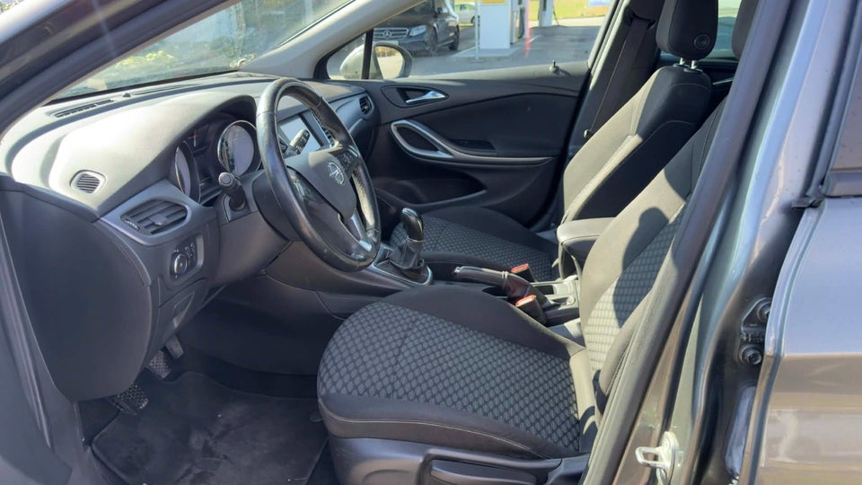 Opel Astra 1,6 CDTi 136 Enjoy Sports Tourer 5d