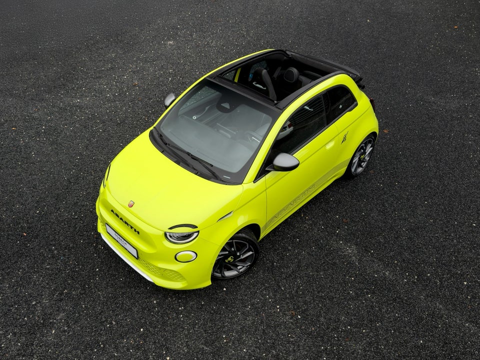 Abarth 500e Scorpionissima Cabrio 2d