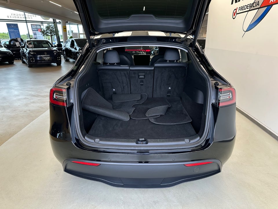 Tesla Model Y Long Range AWD 5d