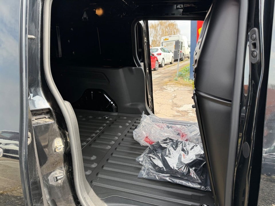 Peugeot e-Partner 50 L2V2 Premium Van