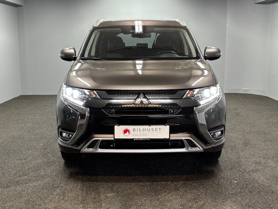 Mitsubishi Outlander 2,4 PHEV Intense CVT 4WD 5d