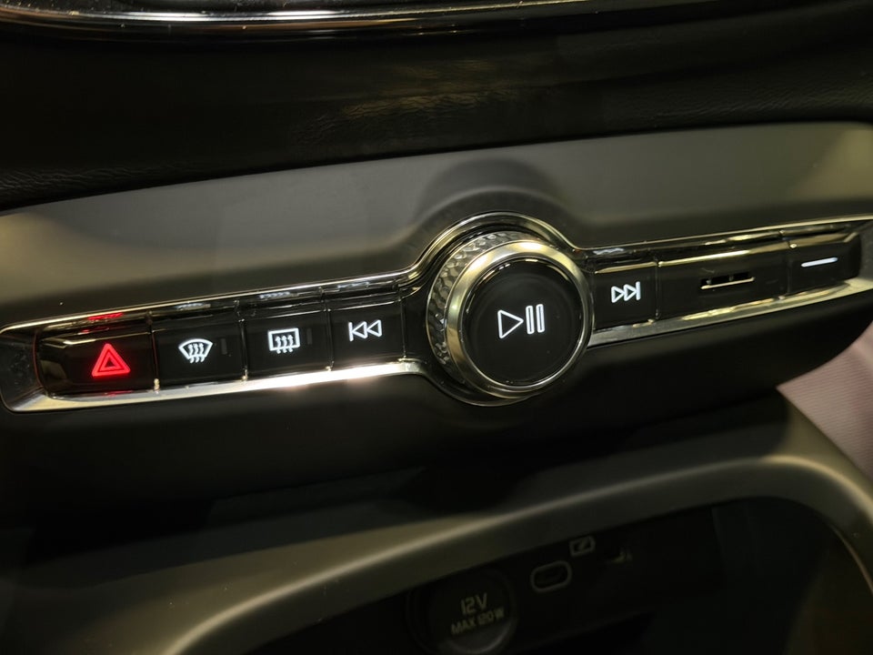 Volvo XC40 ReCharge Twin Plus 5d