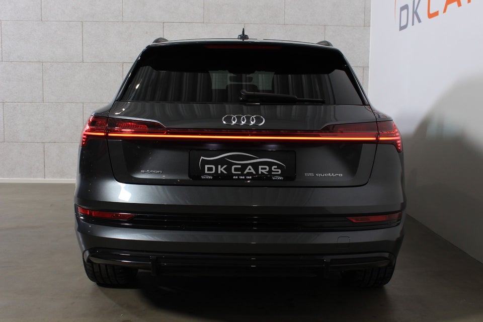 Audi e-tron 55 S-line quattro 5d