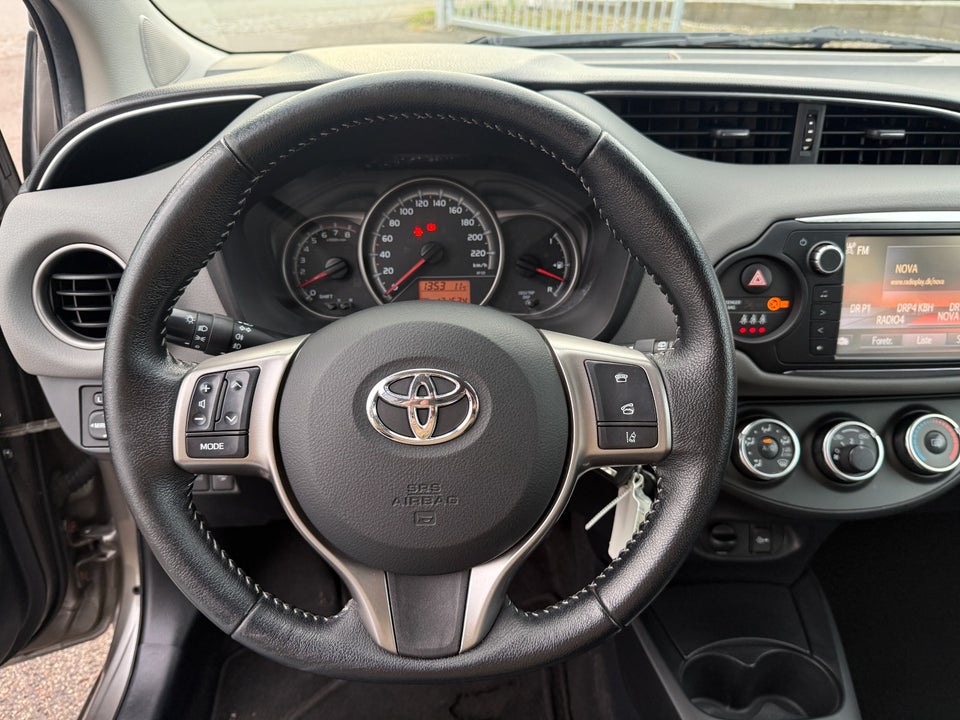Toyota Yaris 1,0 VVT-i T2 Komfort 5d