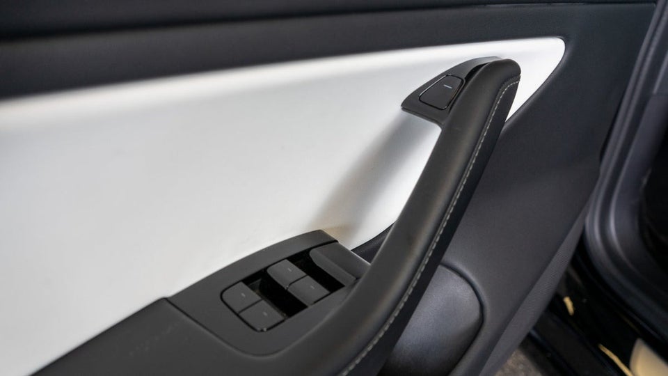 Tesla Model 3 Long Range AWD 4d