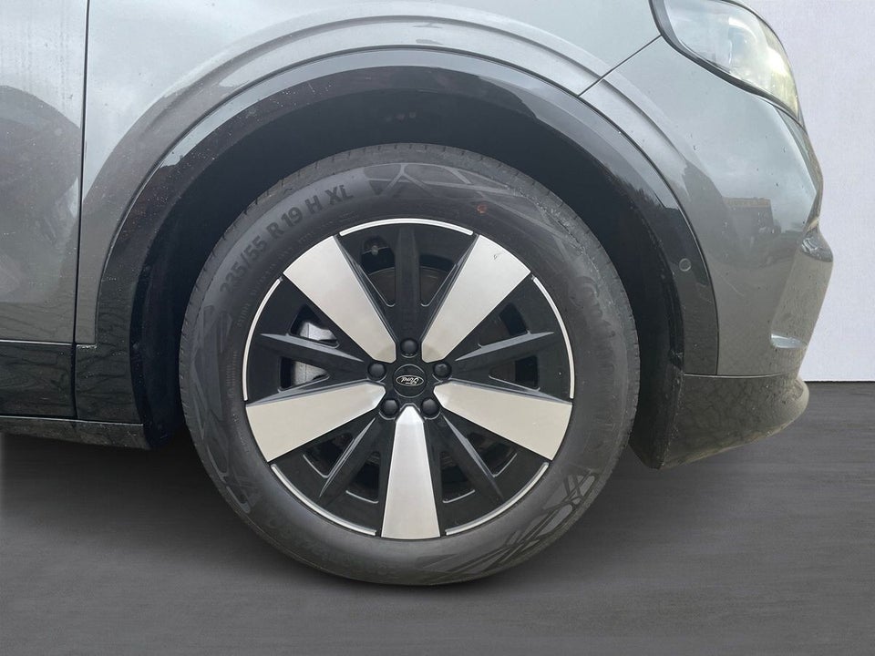 Ford Capri 82 Select Extended Range 5d