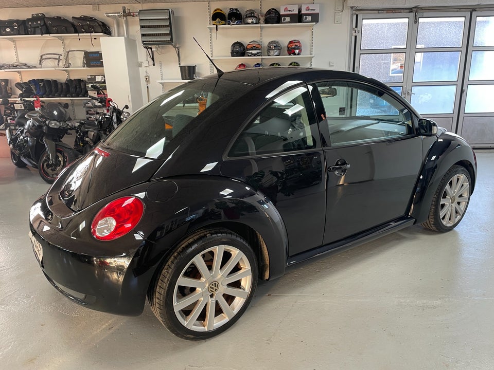 VW New Beetle 1,6 Trendline 2d