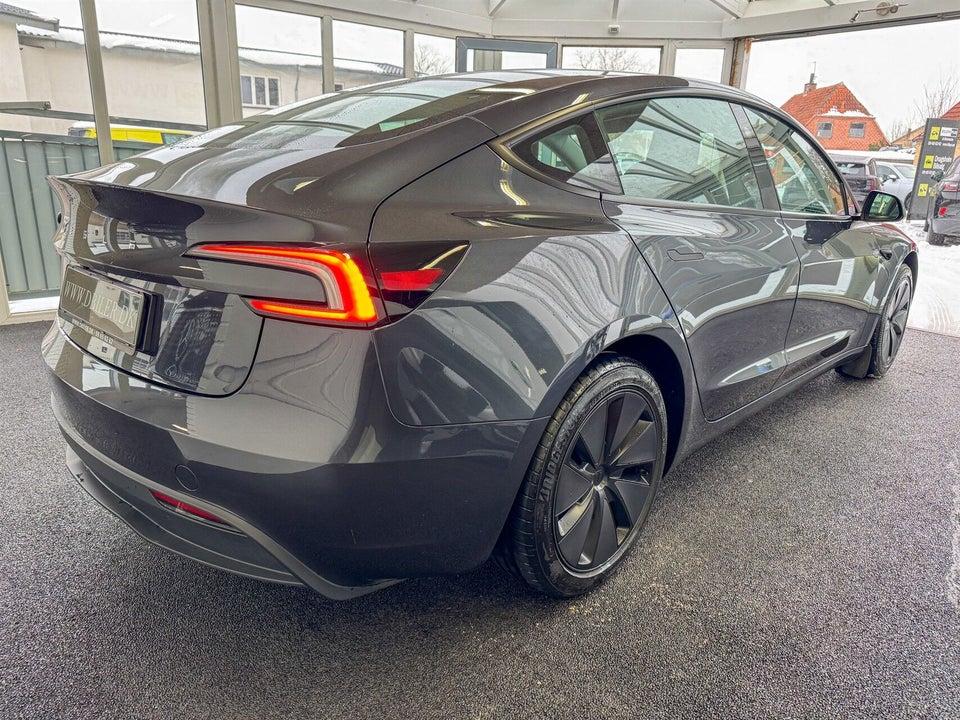 Tesla Model 3 RWD 4d