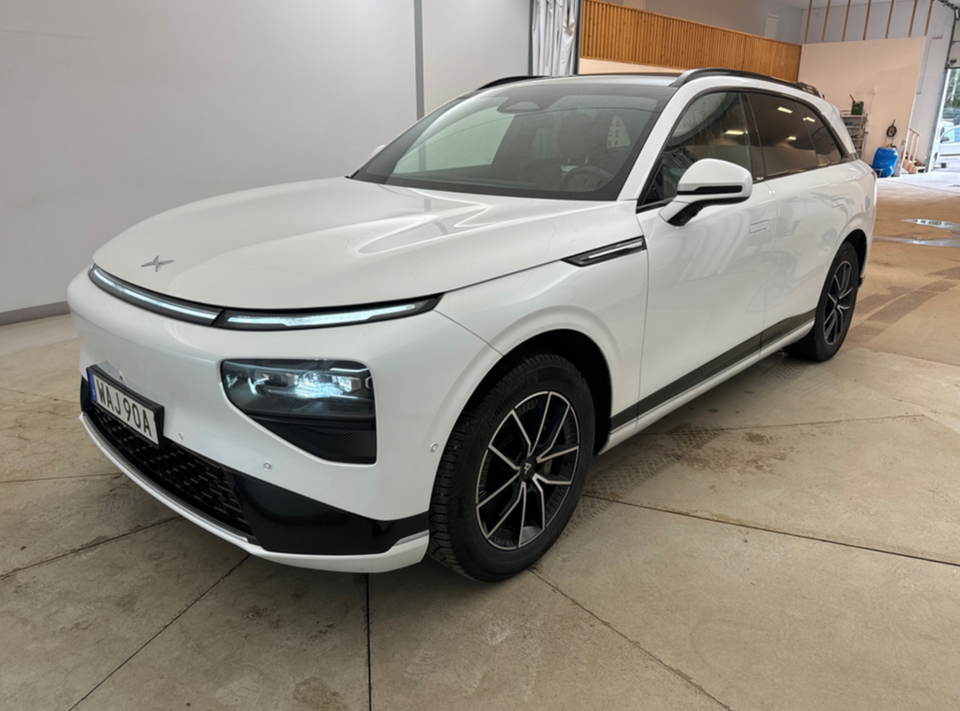 Xpeng G9 Long Range 5d