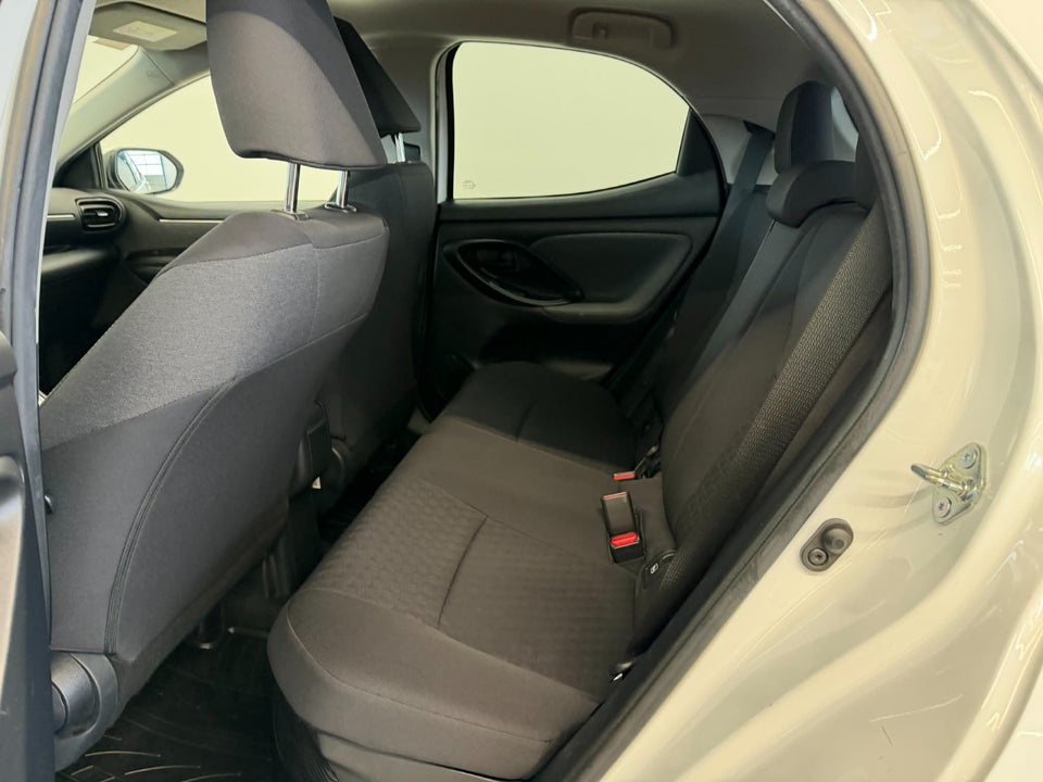 Toyota Yaris 1,5 Hybrid H3 e-CVT 5d