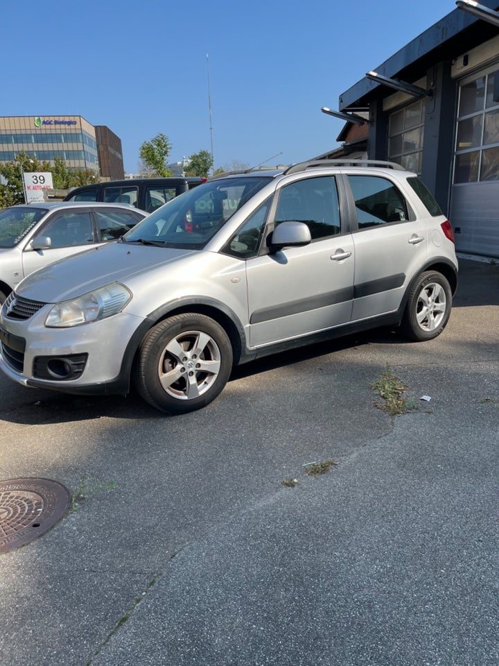 Suzuki SX4 1,6 CombiBack GLX aut. 5d