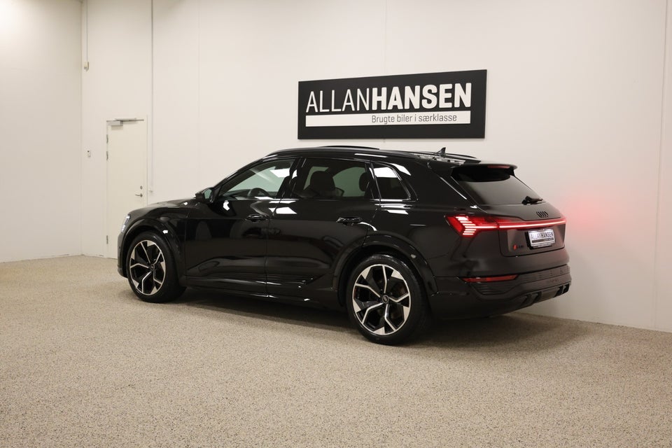 Audi SQ8 e-tron quattro 5d