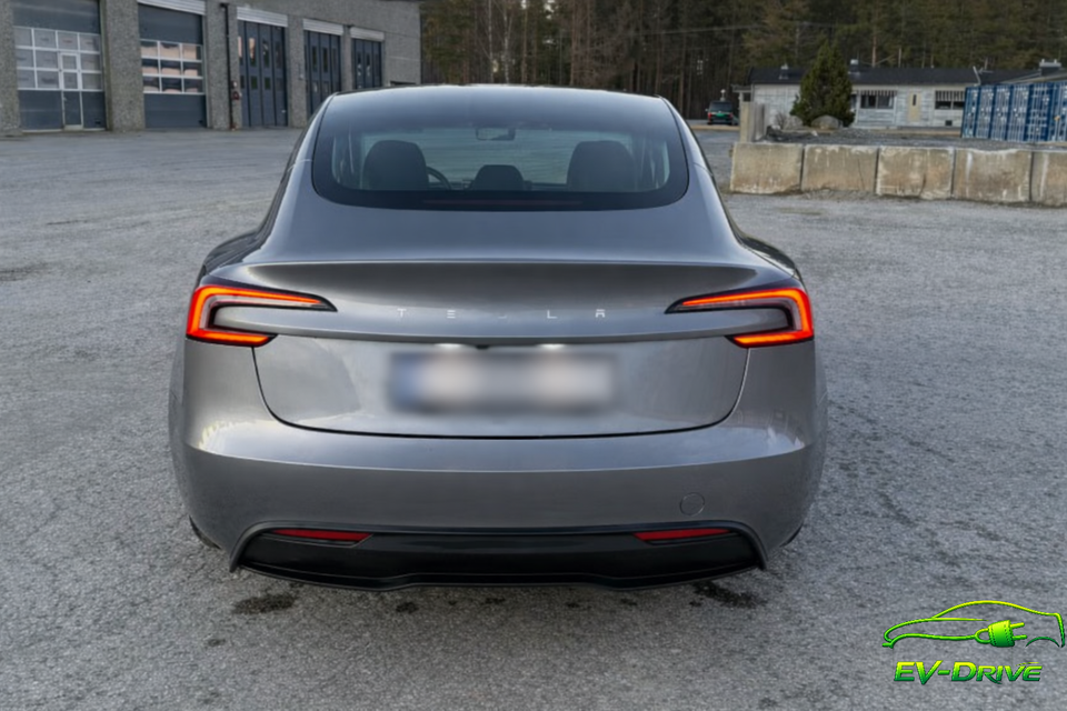 Tesla Model 3 Long Range RWD 4d