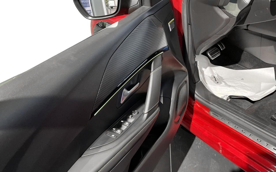 Peugeot e-208 50 GT Sky 5d