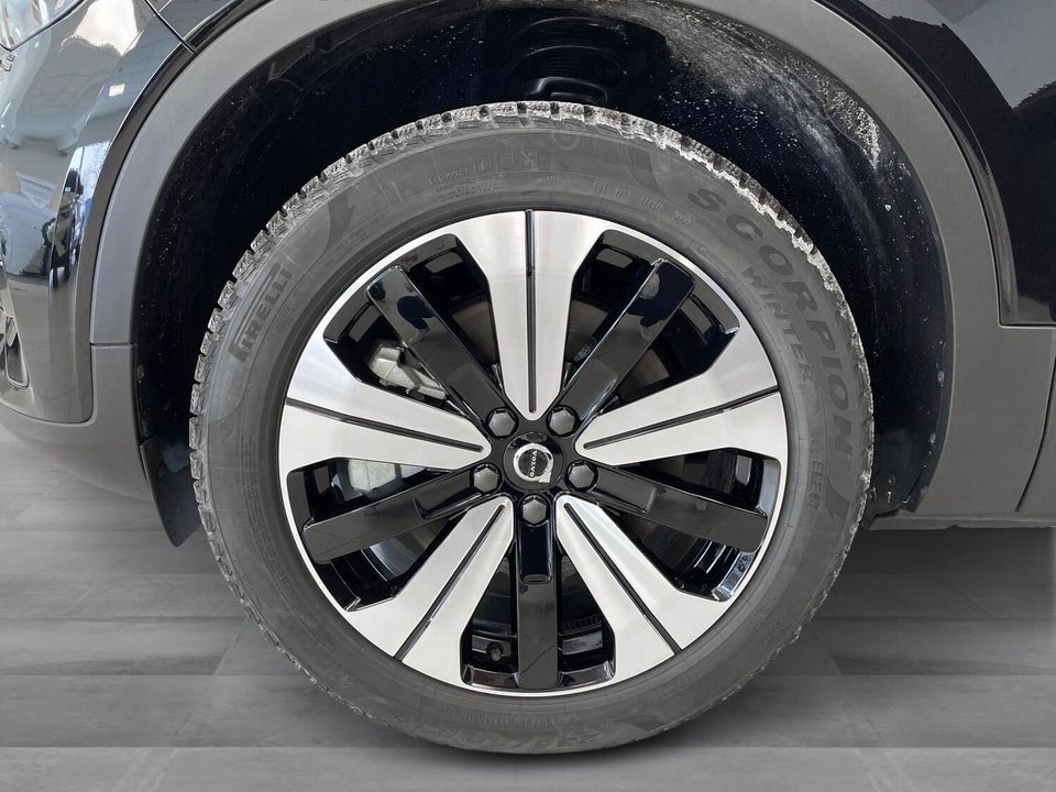 Volvo EX40 Standard Range Plus 5d