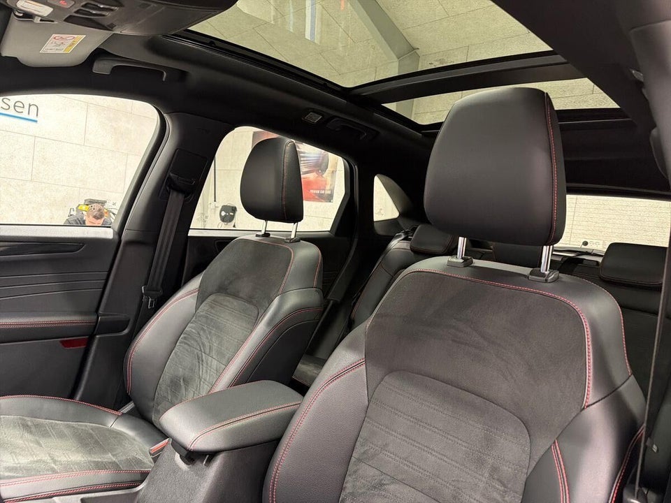 Ford Kuga 2,5 PHEV ST-Line X CVT 5d