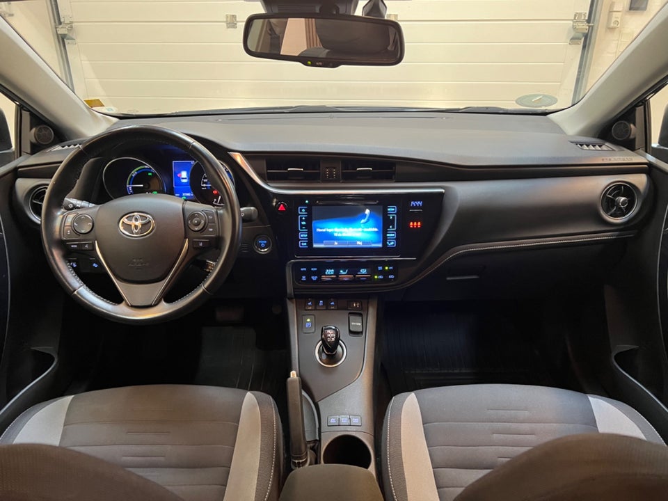 Toyota Auris 1,8 Hybrid H2 Comfort Touring Sports CVT 5d