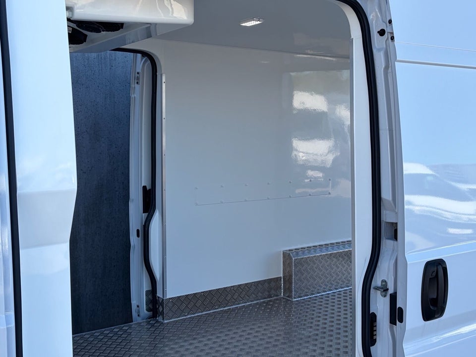 Fiat Ducato 35 Maxi 2,2 MJT 180 Kassevogn L3H2 Pro+ aut.