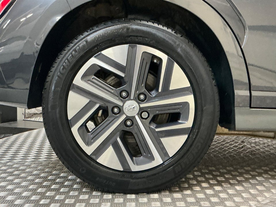 Hyundai Kona 39 EV Essential 5d