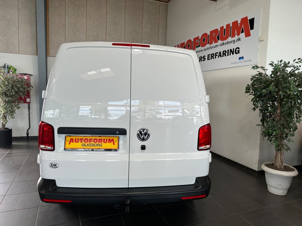 VW Transporter 2,0 TDi 150 Kassevogn DSG kort