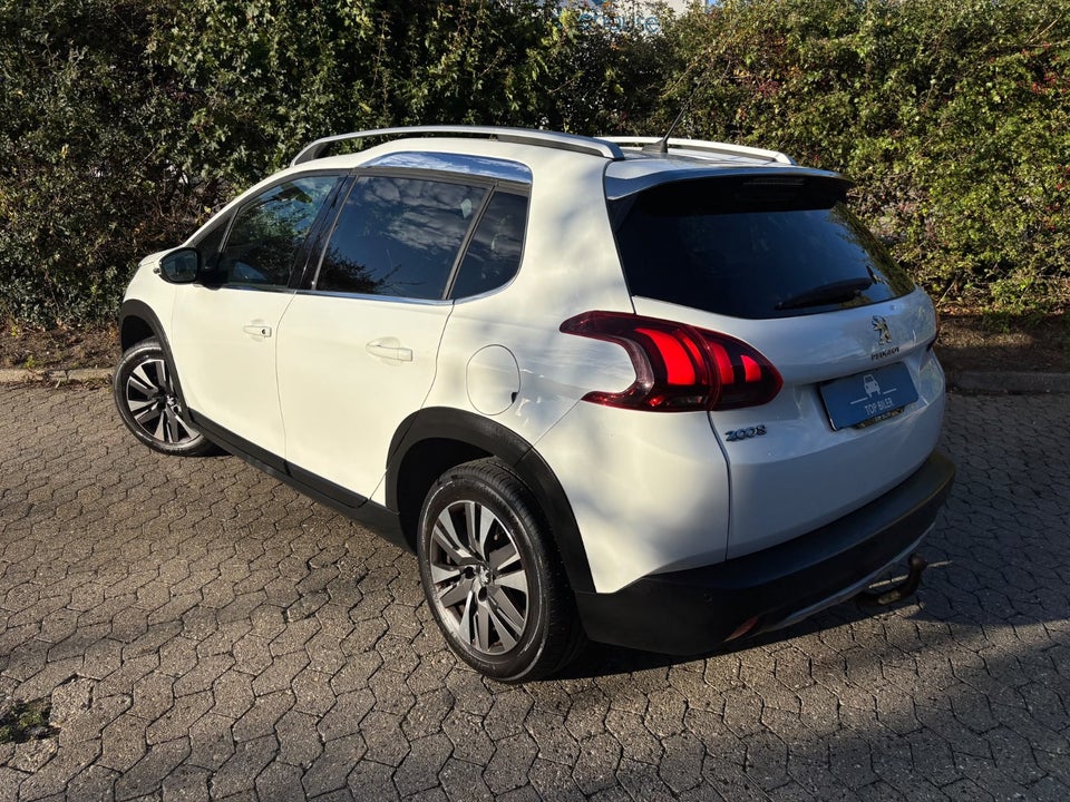 Peugeot 2008 1,2 e-THP 110 Allure Sky 5d