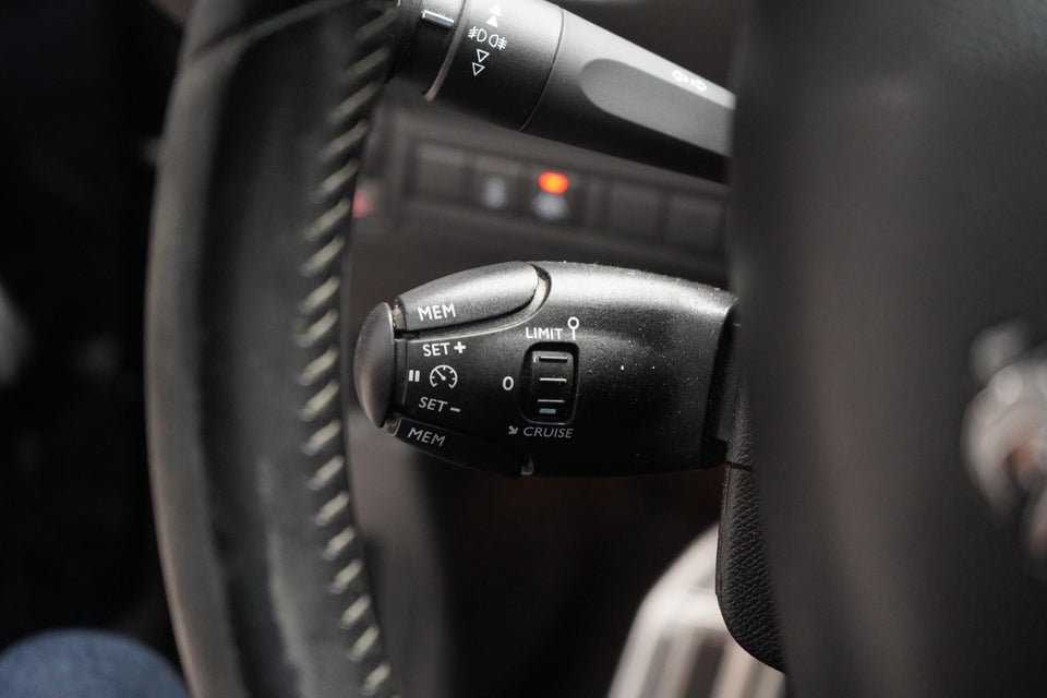 Peugeot 308 1,2 e-THP 130 Allure Sky 5d