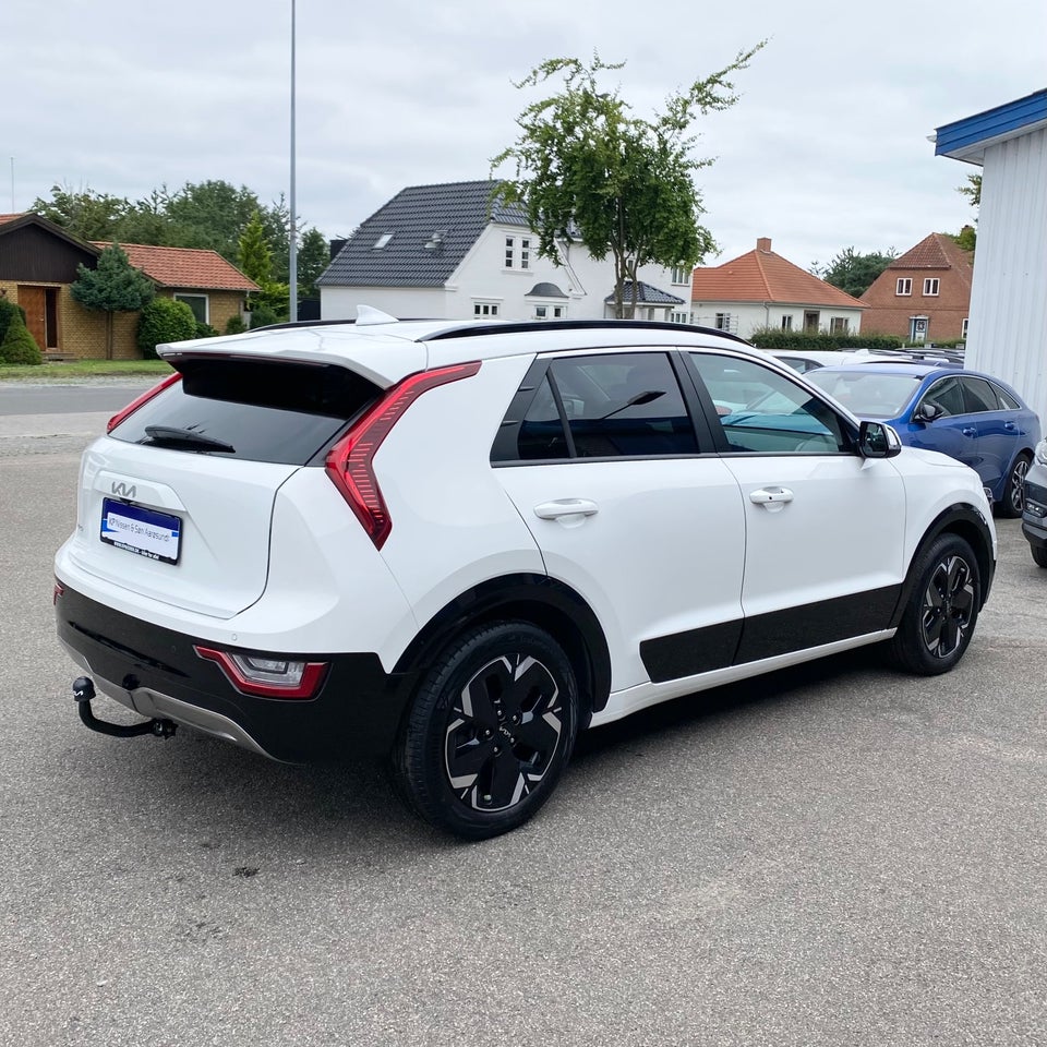 Kia Niro 64 EV Upgrade 5d