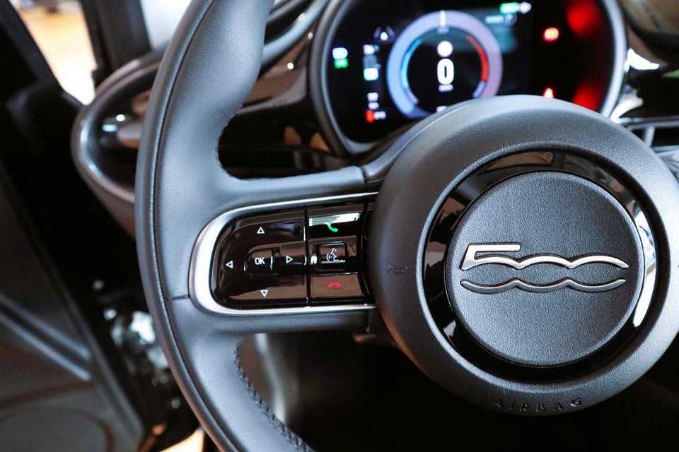 Fiat 500e 42 Icon Pack Cabrio 2d