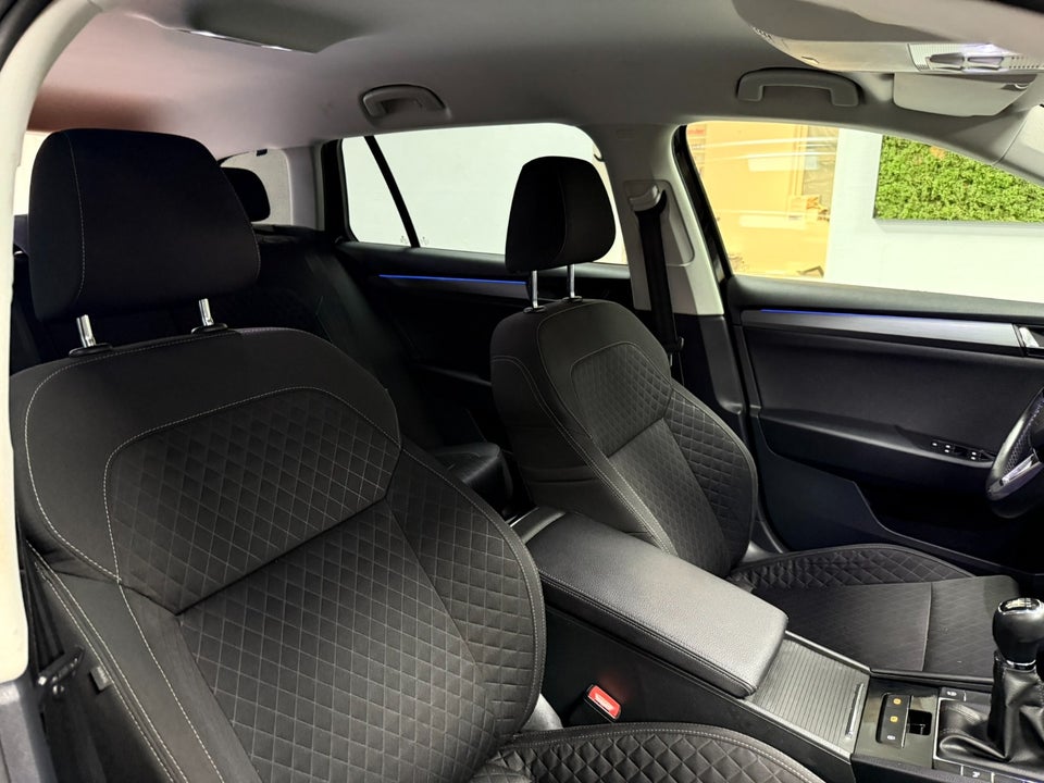 Skoda Superb 2,0 TDi 150 Ambition Combi 5d