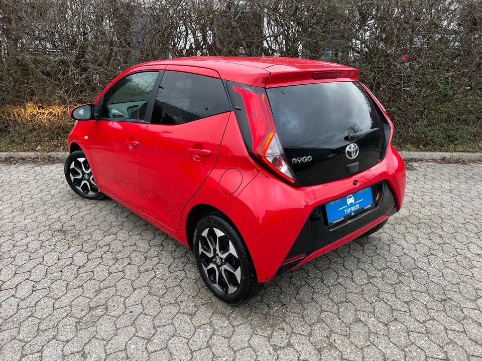 Toyota Aygo 1,0 VVT-i x-clusiv x-shift 5d