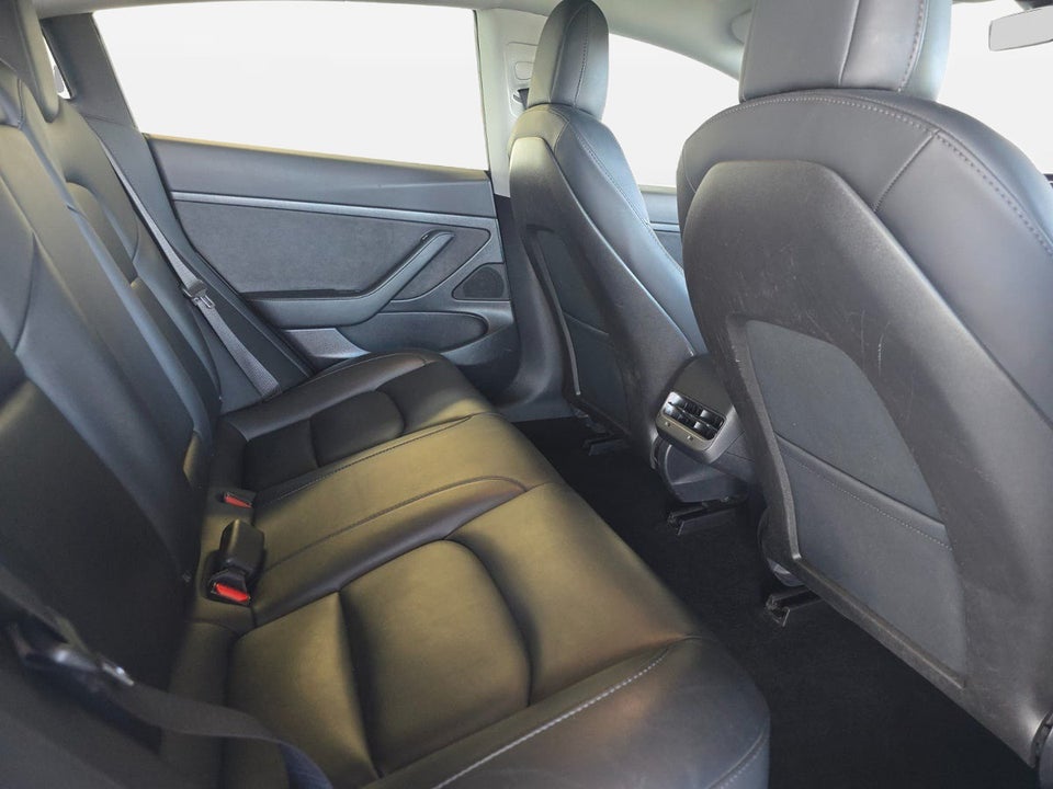 Tesla Model 3 Standard Range+ RWD 4d