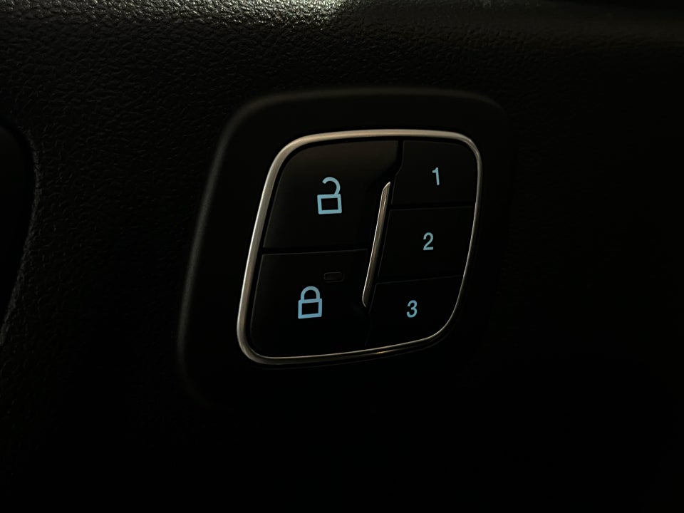 Ford Kuga 2,5 PHEV Vignale CVT 5d