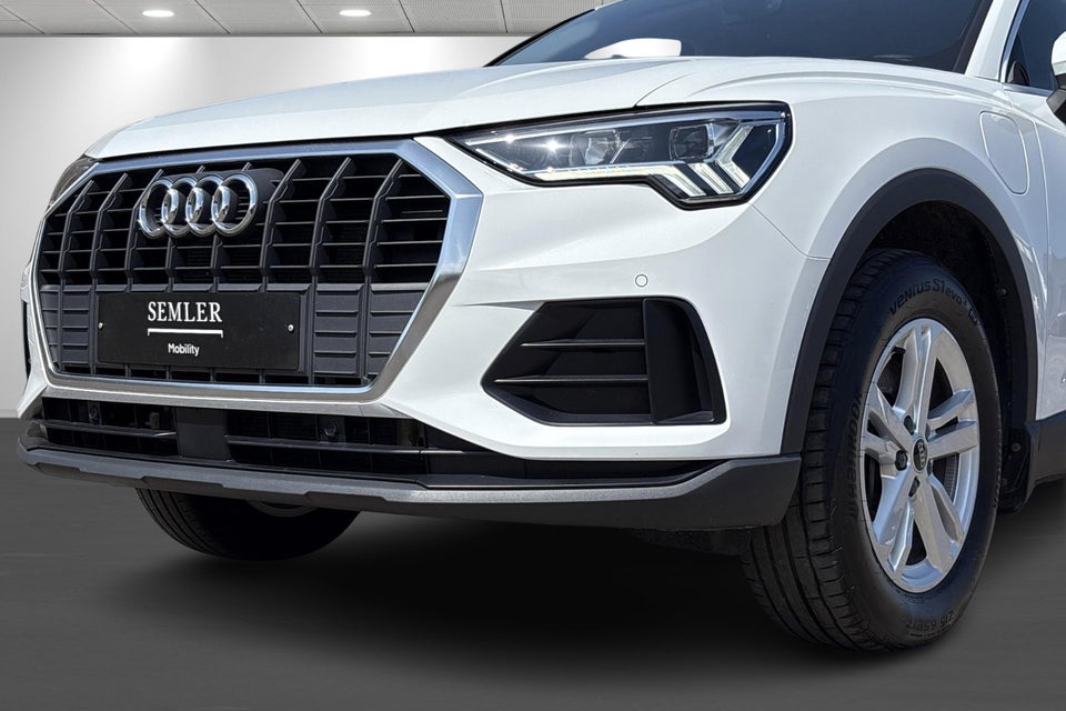 Audi Q3 45 TFSi e Attitude plus S-tr. 5d